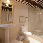 Aurelia Apartment *