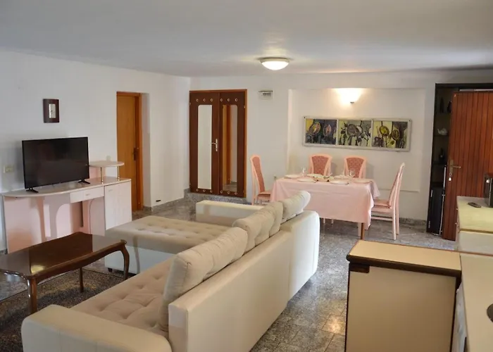 Aurelia Apartman